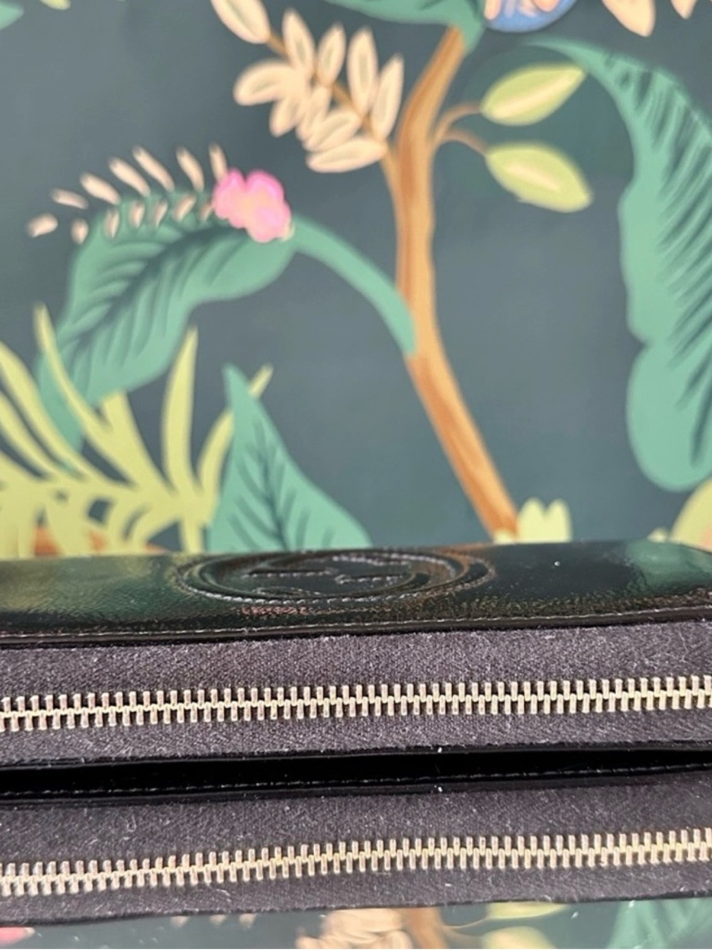 Gucci Black Soho Patent Leather Zip Wallet - Picture 6 of 8